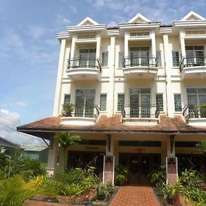 Avallon Boutique And Spa